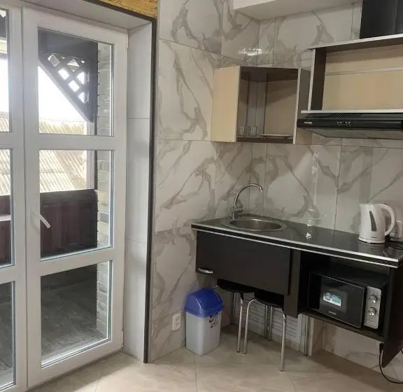 スーペリアスタジオ, Na Bukovinskoy Guest House