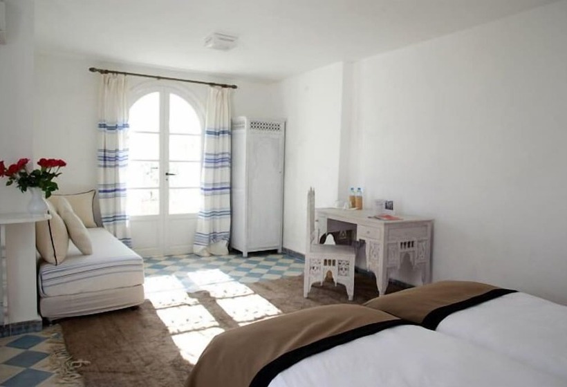 Camera Standard, Riad Senso