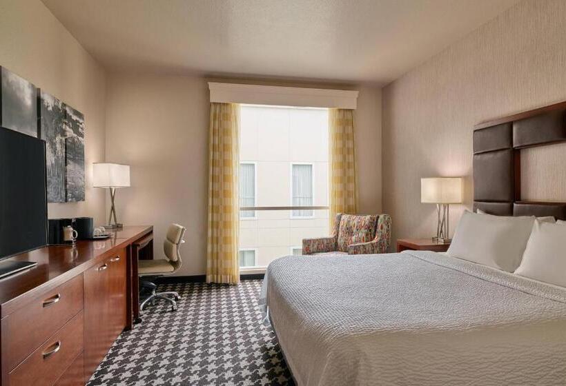 חדר סטנדרט עם מיטת קינג, Courtyard By Marriott Denver Downtown