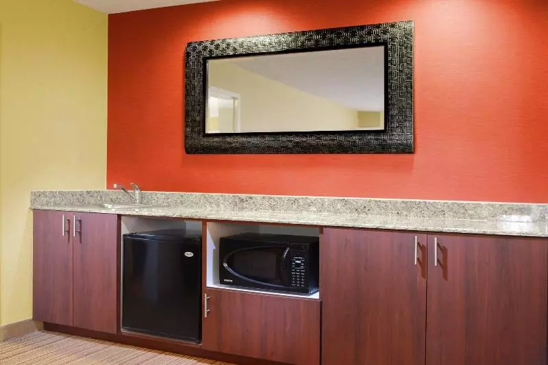 キングサイズベッドのスイートルーム, Courtyard By Marriott Dallas Plano In Legacy Park