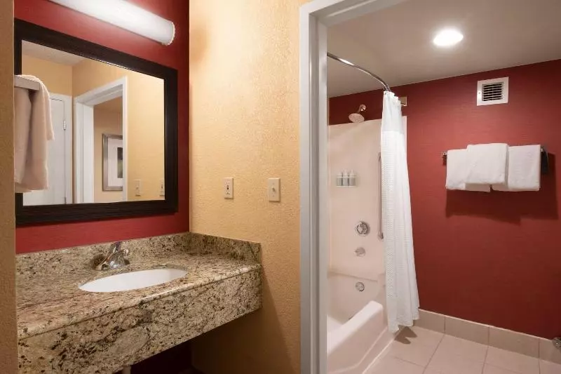 キングサイズベッドのスタンダードルーム, Courtyard By Marriott Dallas Plano In Legacy Park