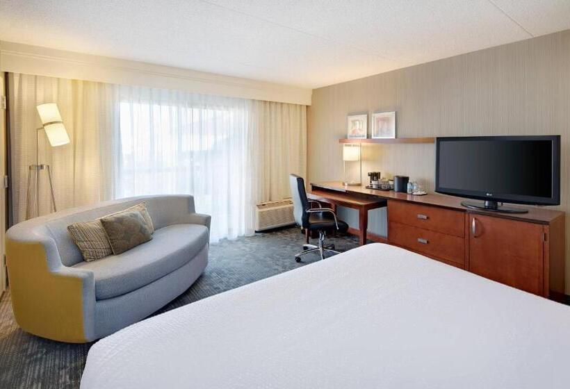 غرفة ديلوكس لذوى الاحتياجات الخاصة, Courtyard Detroit Southfield