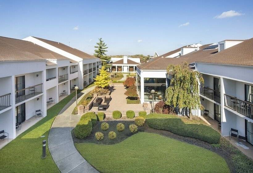 جناح, Courtyard Detroit Southfield