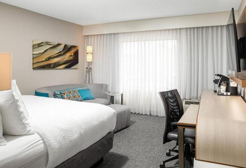 غرفة قياسية سرير كينج, Courtyard Paducah West