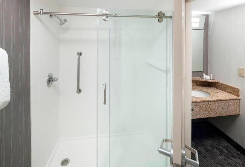 带大床的标准间, Courtyard Tuscaloosa