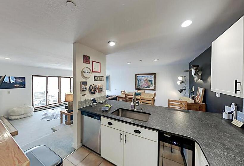 Апартаменты 2 Спальни, Crestview Place 307a