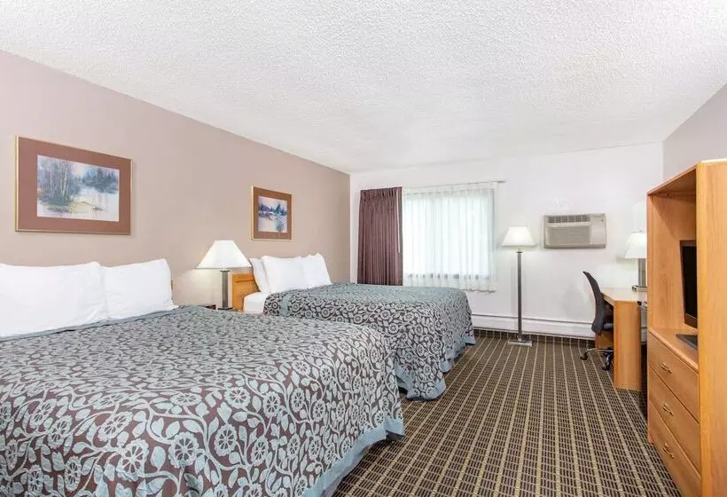２ダブルベッドのスタンダードルーム, Days Inn By Wyndham Fond Du Lac