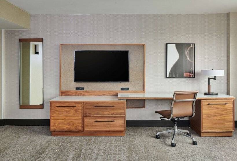 Balkonlu Süit, Doubletree By Hilton Fullerton