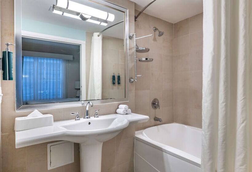 סוויטת 2 חדרי שינה, Hilton Vacation Club Crescent On South Beach Miami