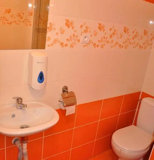 スタンダードトリプルルーム, Hostel Děčín Na Skřivánce