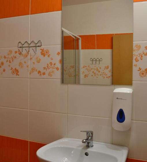חדר סטנדרט לארבעה, Hostel Děčín Na Skřivánce