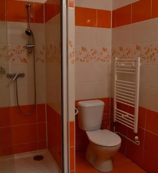 スタンダード４人部屋, Hostel Děčín Na Skřivánce