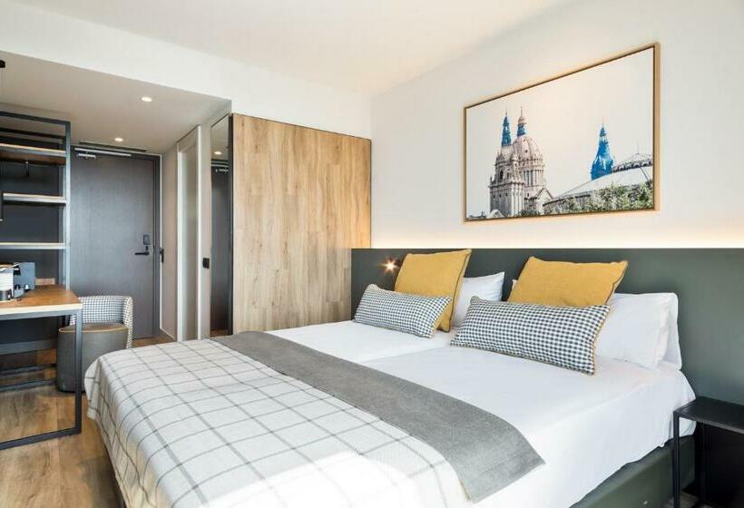 اتاق سوپریور با چشمانداز, Acta Voraport