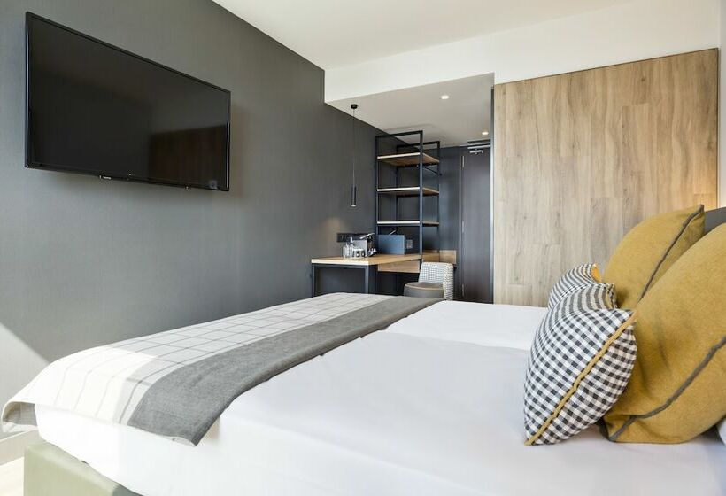 اتاق سوپریور با چشمانداز, Acta Voraport