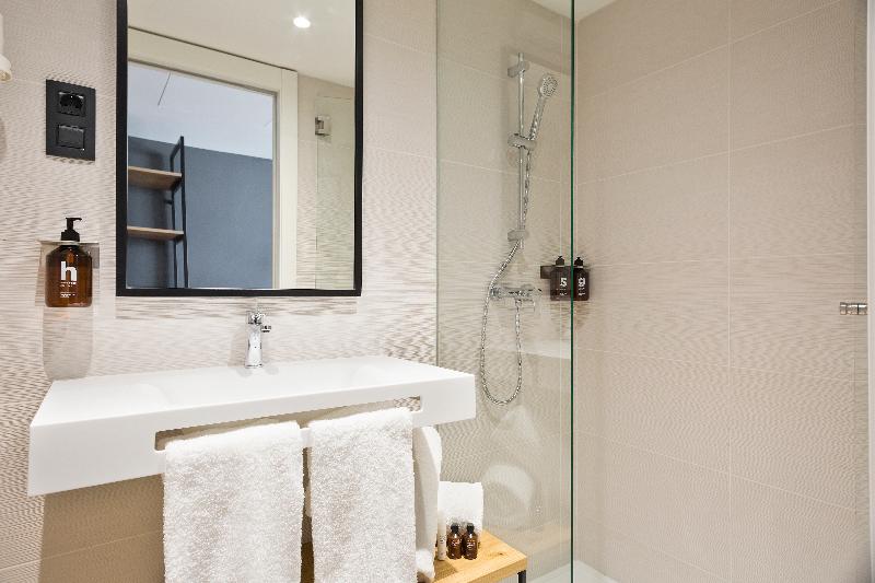 اتاق استاندارد, Acta Voraport