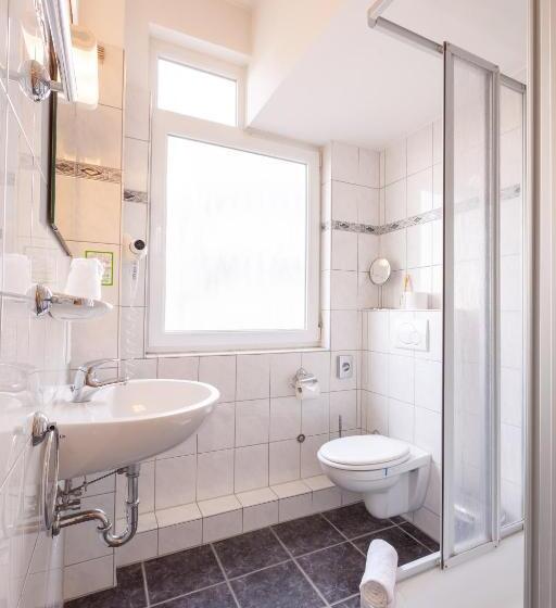 Номер Стандарт Трехместный, Brauhotel Bonn