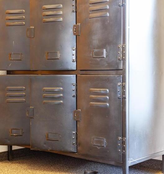 ルームシェアのワンベッド, Brauhotel Bonn