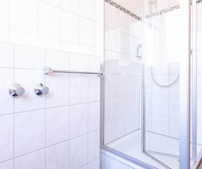 ルームシェアのワンベッド, Brauhotel Bonn