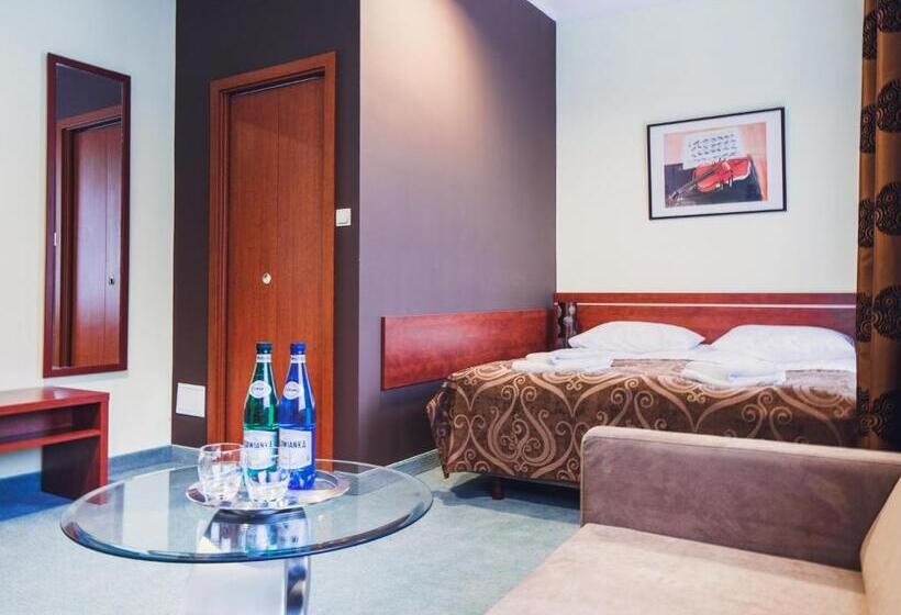 Студия Стандарт, Chmielna Warsaw