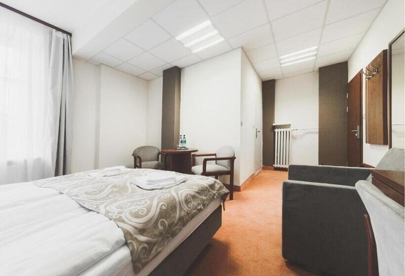 Номер Superior, Chmielna Warsaw