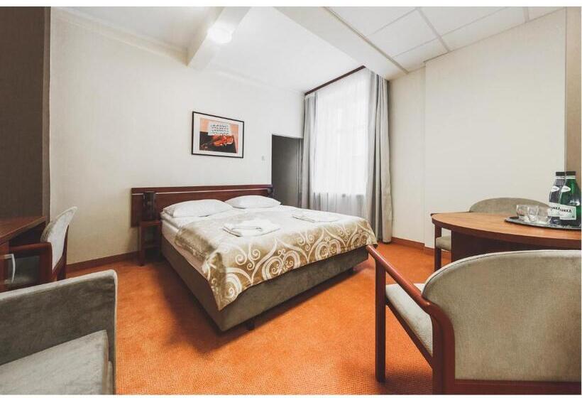 Номер Superior, Chmielna Warsaw