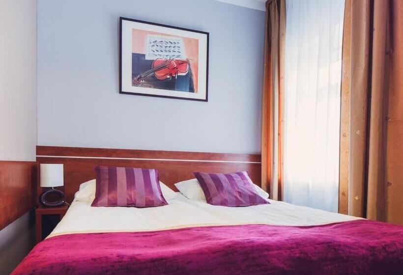 Номер Superior, Chmielna Warsaw