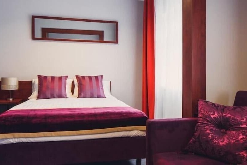 Номер Superior, Chmielna Warsaw