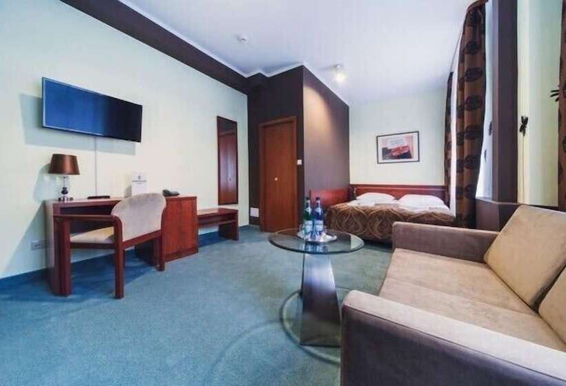 Люкс, Chmielna Warsaw