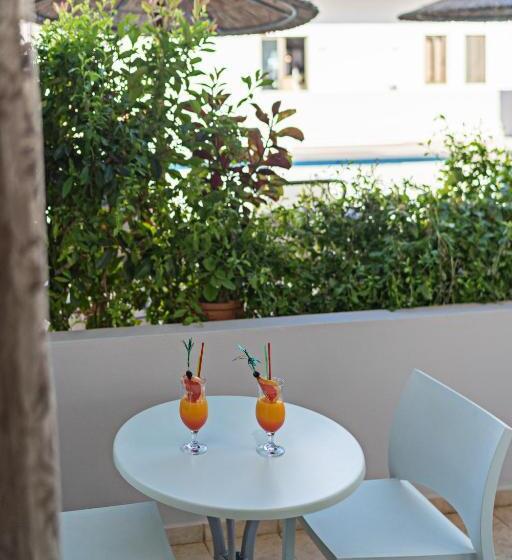 标准间, Delfina Boutique