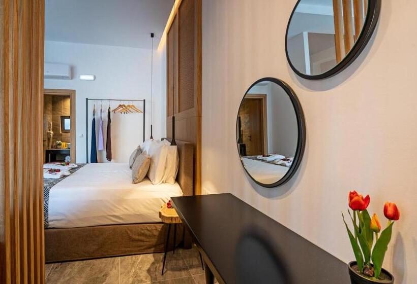 套房配有游泳池, Delfina Boutique