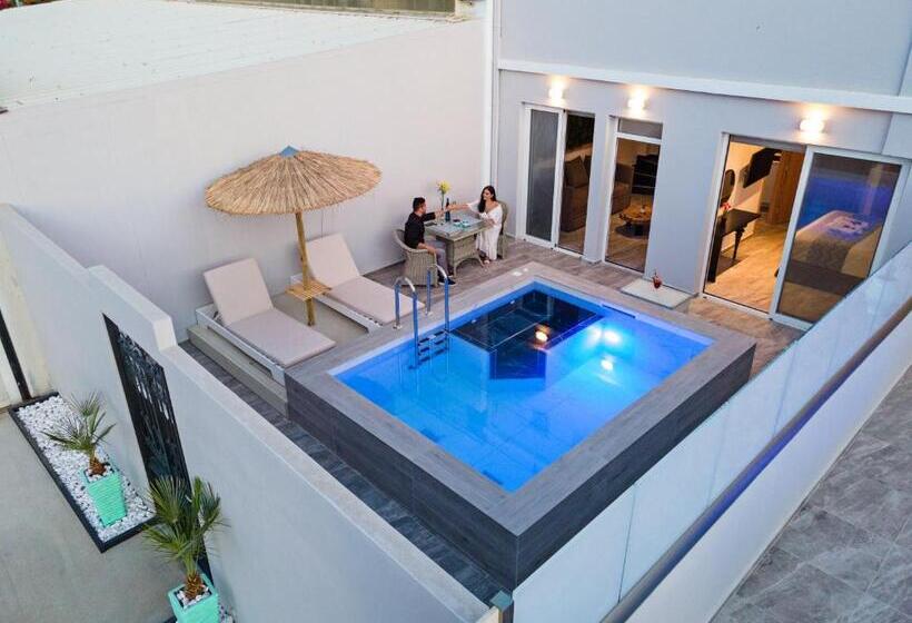 套房配有游泳池, Delfina Boutique