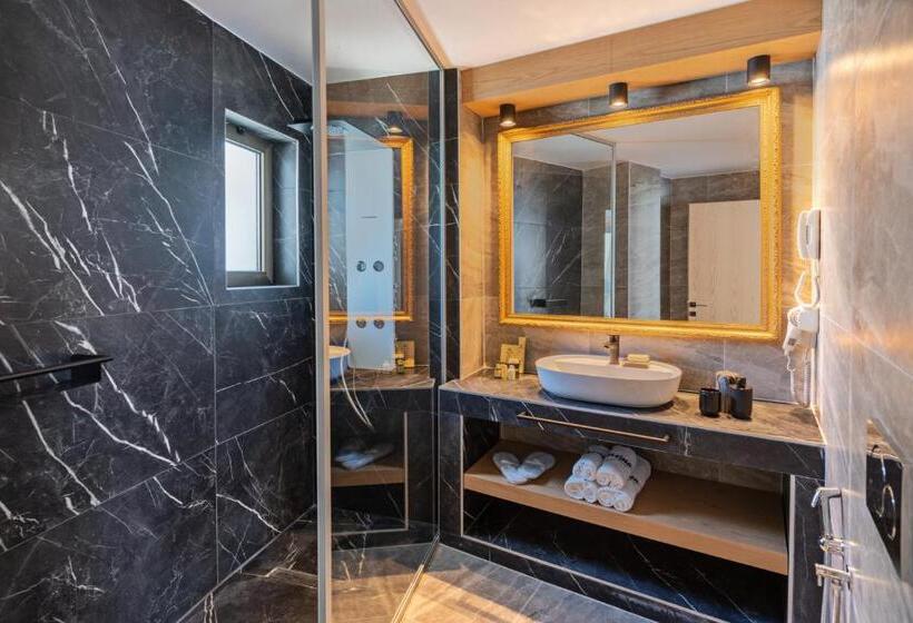 套房配有游泳池, Delfina Boutique