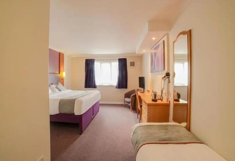 ファミリールーム, Lakeside Haydock Hotel, St Helens