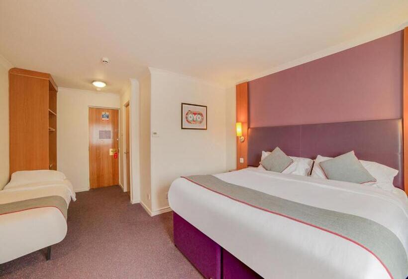 패밀리 룸, Lakeside Haydock Hotel, St Helens