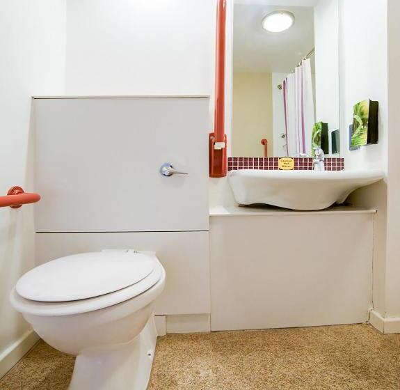 이코노미 룸, Lakeside Haydock Hotel, St Helens