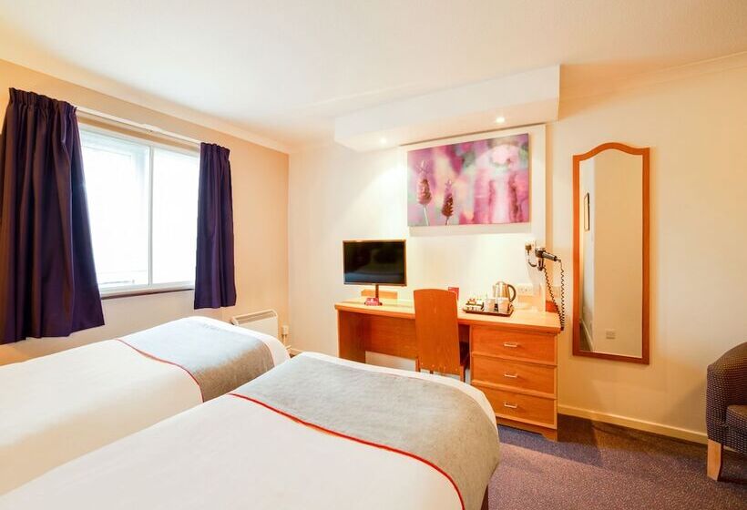 Номер Стандарт, Lakeside Haydock Hotel, St Helens