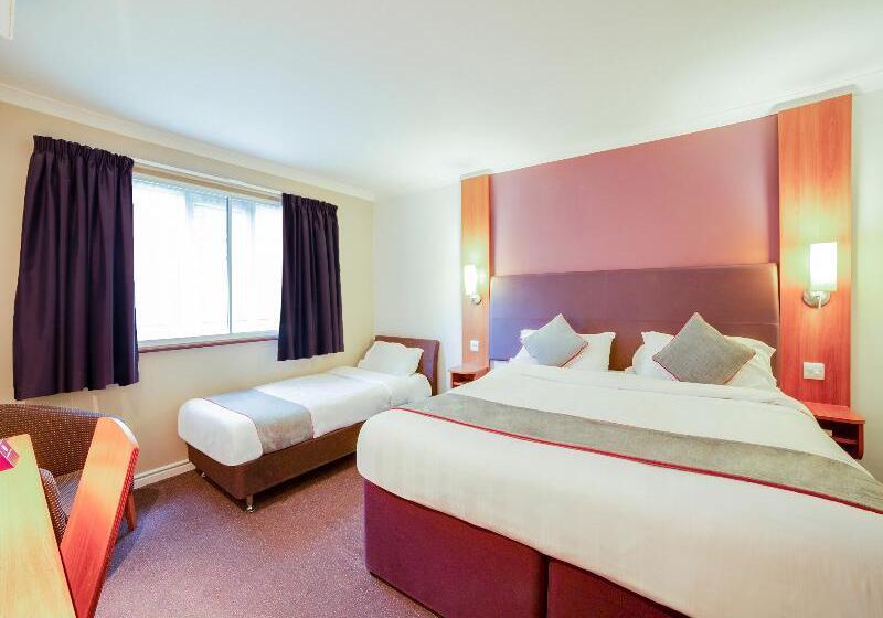 4인용 스탠다드 룸, Lakeside Haydock Hotel, St Helens