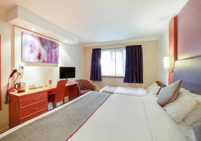 4인용 스탠다드 룸, Lakeside Haydock Hotel, St Helens