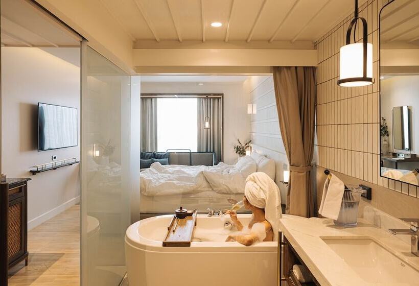 标准间, Syn Boutique