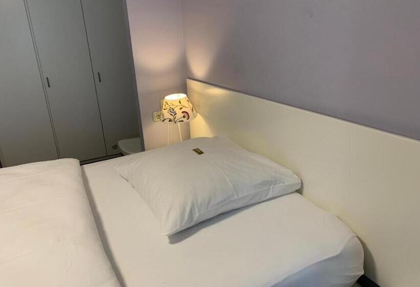 스탠다드 싱글 룸, U. + Apartments