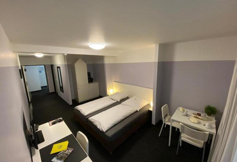 침실 1개 발코니 아파트, U. + Apartments