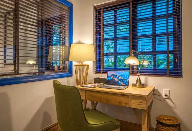 اتاق لوکس با چشمانداز باغ, L'azure Resort And Spa