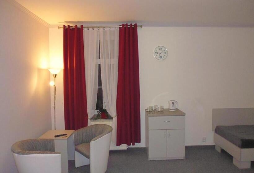 베이직 3인 룸, Pension Kamenný Dvůr