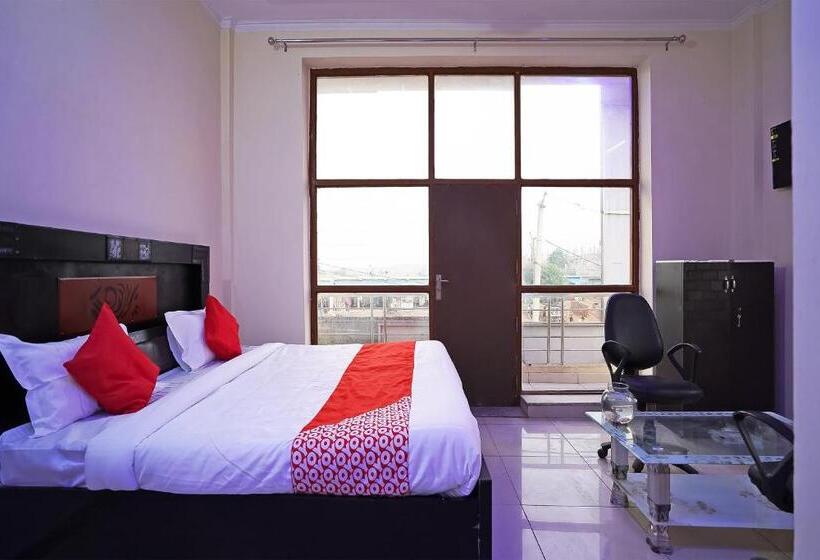 Трехместный Номер Классика, Oyo 49403 Osaka Inn