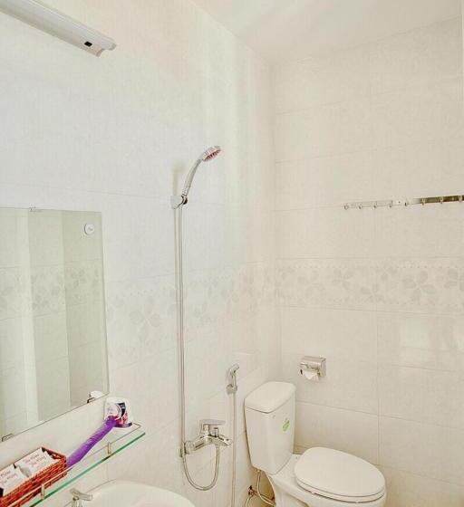 اتاق استاندارد سه نفره, Phu Hong