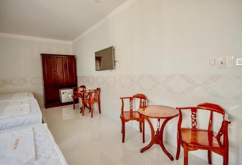 اتاق خانوادگی, Phu Hong