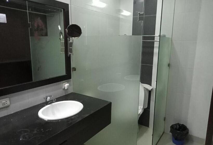 Suite Executivă, Puri Maju