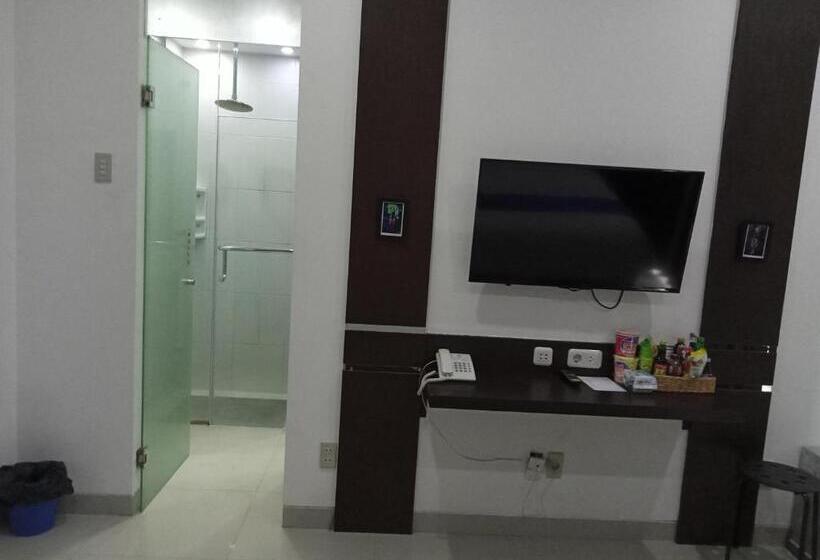 Suite Executivă, Puri Maju