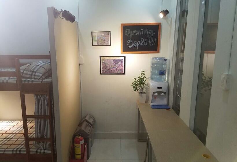 تختخواب در اتاق مشترک, Natural House Hostel