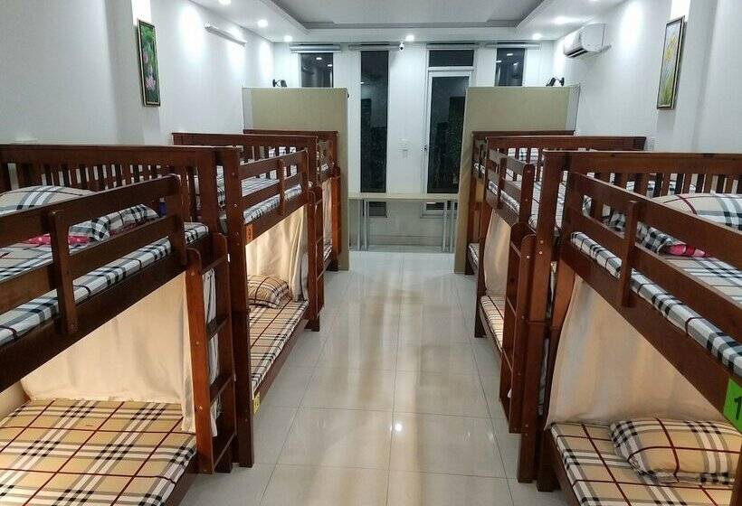تختخواب در اتاق مشترک, Natural House Hostel